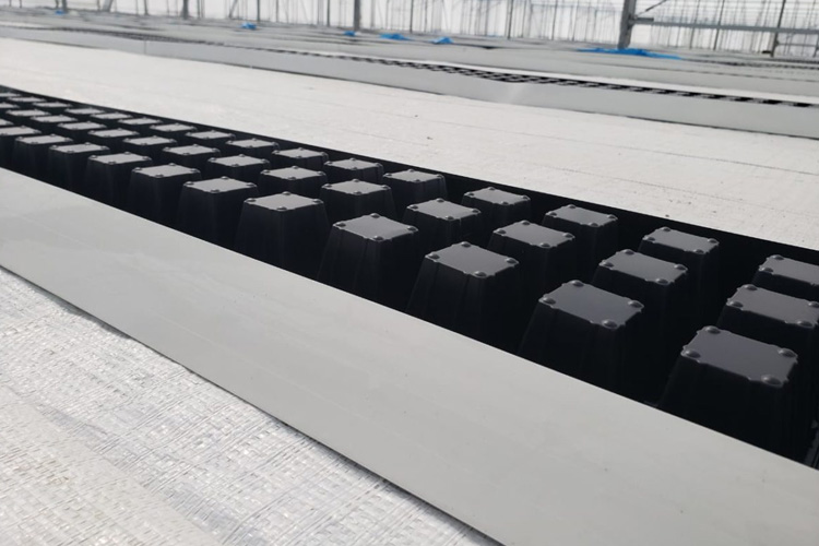 Gutter with Spacer